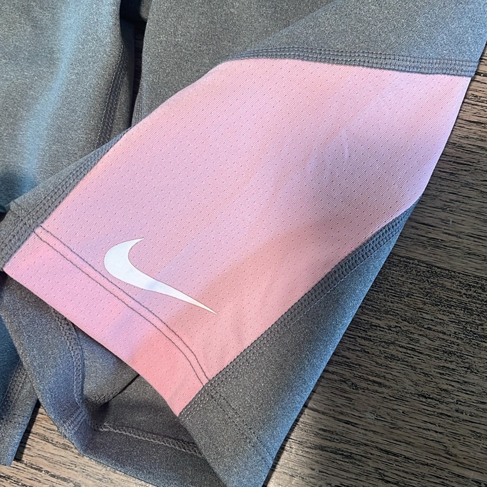 Nike Dri-FIT‎ Colorblock Gray Pink Biker Shorts Girls Size M - Picture 4 of 5